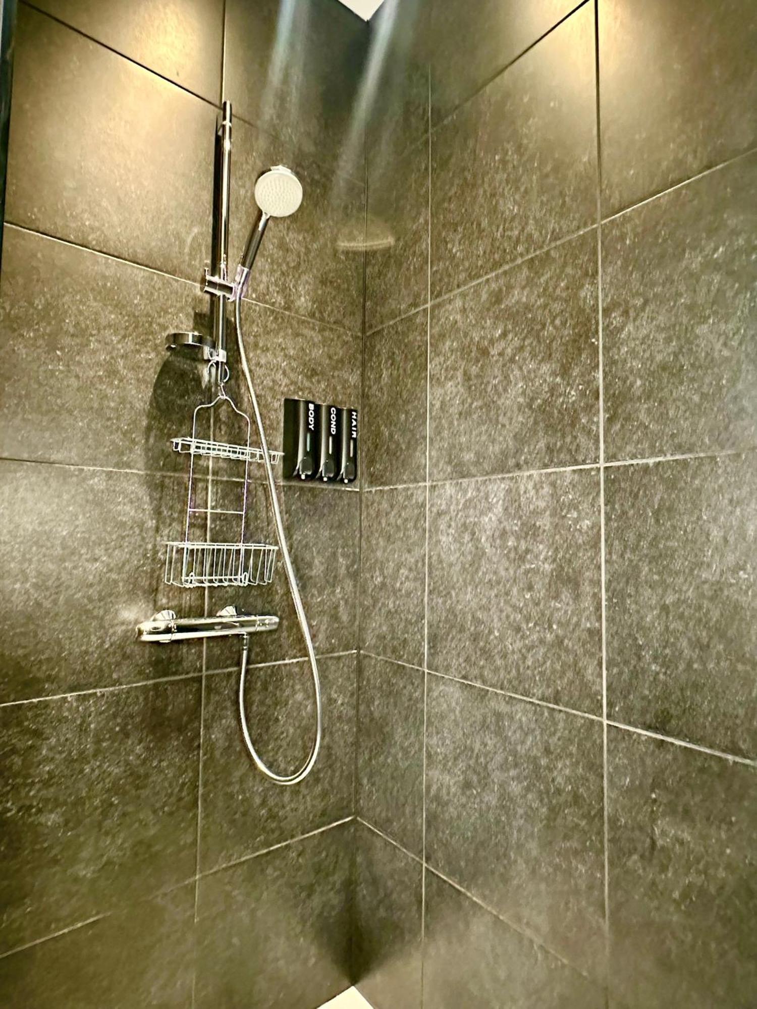 אנטוורפן Luxury Suites Centrum By Rikas Hotels מראה חיצוני תמונה
