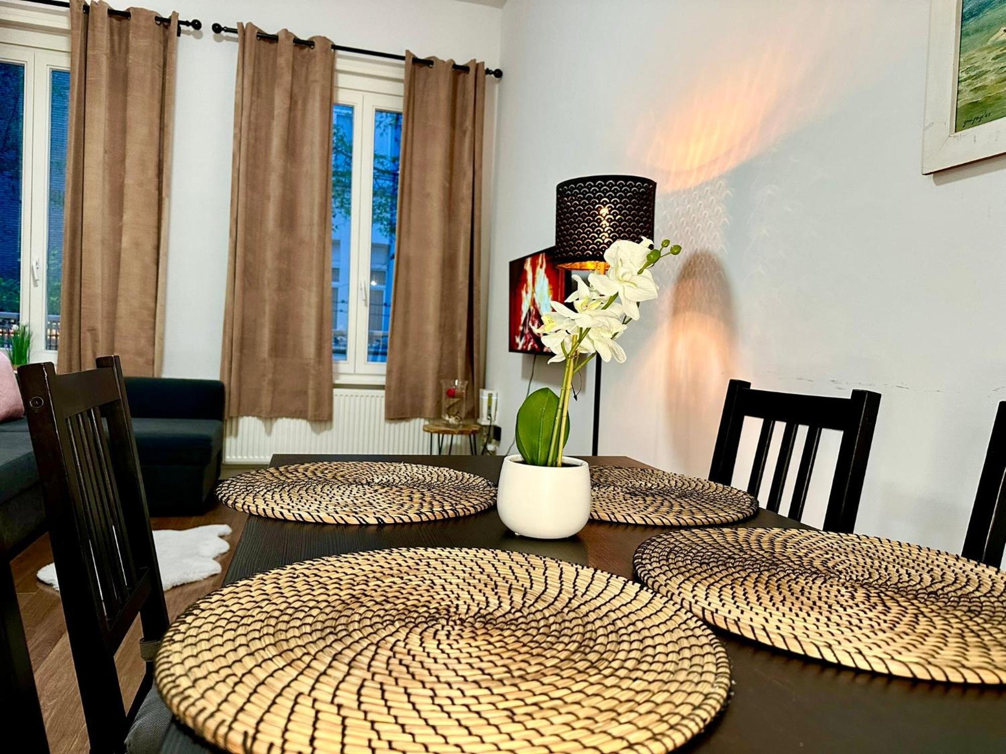 אנטוורפן Luxury Suites Centrum By Rikas Hotels מראה חיצוני תמונה
